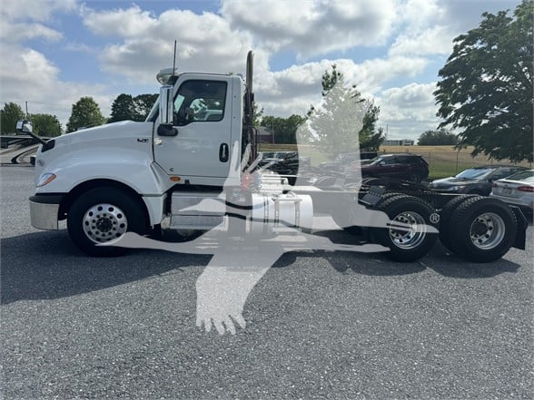 2019 INTERNATIONAL LT - image 2 of 6