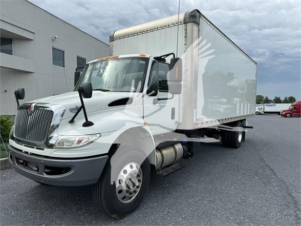 2019 INTERNATIONAL DURASTAR 4300 - image 1 of 6