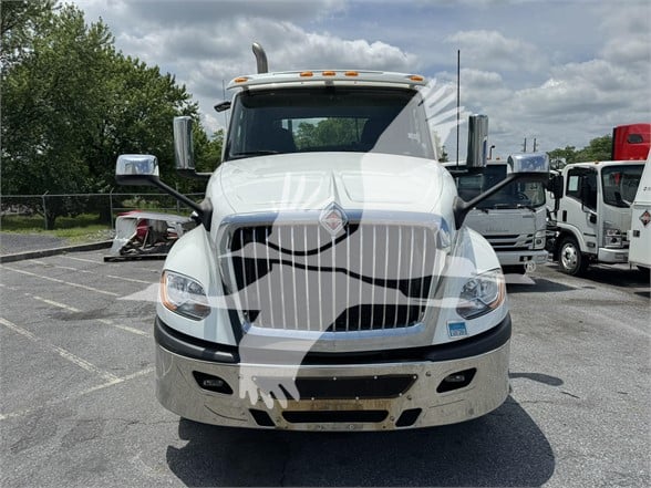 2019 INTERNATIONAL LT - image 3 of 6