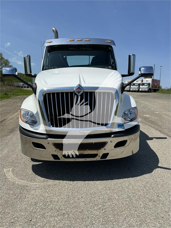 2019 INTERNATIONAL LT - image 3 of 6