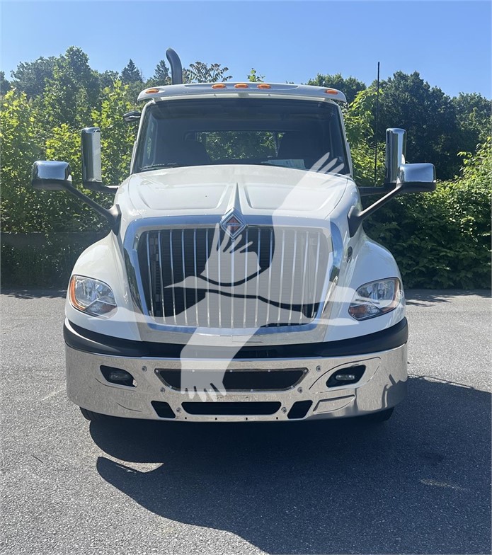 2019 INTERNATIONAL LT - image 2 of 6