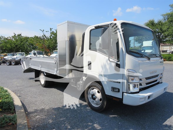 2024 ISUZU NPR HD - image 3 of 6